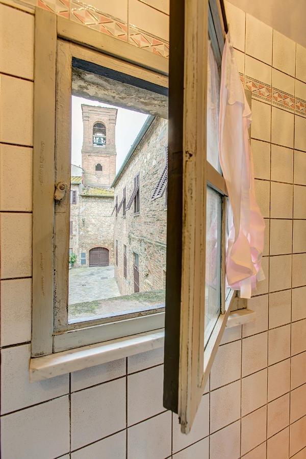 La Rocca Aparthotel Gambassi Terme Esterno foto