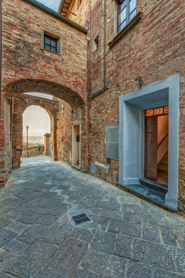 La Rocca Aparthotel Gambassi Terme Esterno foto